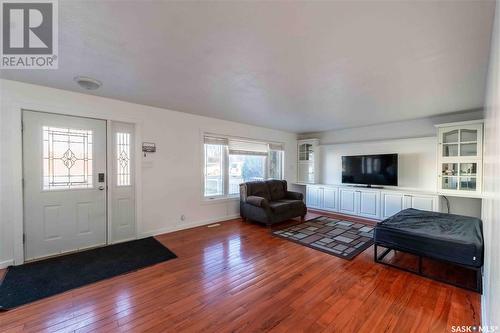 1314 Henleaze Avenue, Moose Jaw, SK - Indoor Photo Showing Living Room