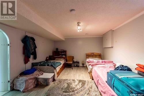 1314 Henleaze Avenue, Moose Jaw, SK - Indoor Photo Showing Bedroom