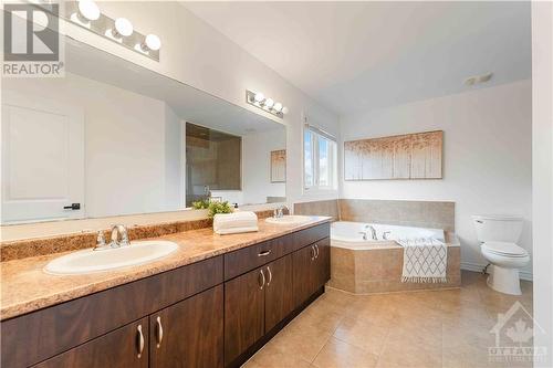 580 Sunlit Circle, Ottawa, ON - Indoor Photo Showing Bathroom