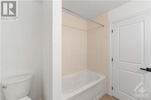 580 Sunlit Circle, Ottawa, ON - Indoor Photo Showing Bathroom