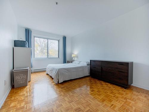 Master bedroom - 308-1530 Av. Victoria, Longueuil (Greenfield Park), QC - Indoor Photo Showing Bedroom