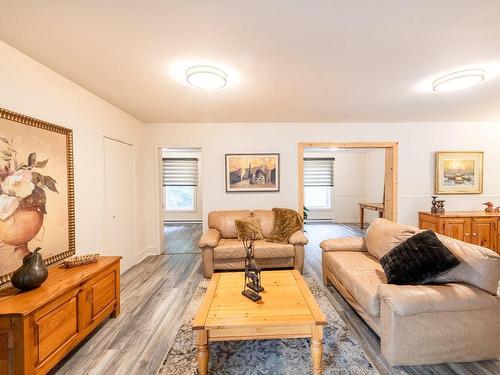 Living room - 1025 Boul. Rolland-Cloutier, Lantier, QC - Indoor Photo Showing Living Room