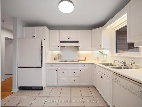 23 Wichey Rd, Toronto, ON - Indoor Photo Showing Kitchen With Double Sink