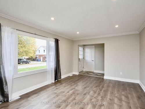 52 Drury Lane, Barrie, ON - Indoor Photo Showing Other Room