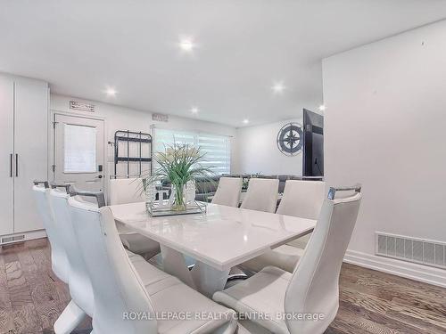 372 Wildwood Dr, Oakville, ON - Indoor Photo Showing Dining Room