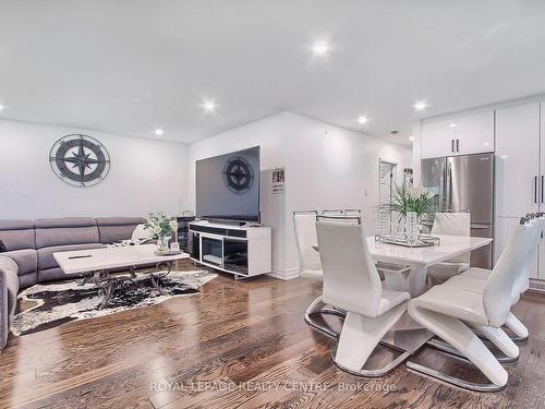 372 Wildwood Dr, Oakville, ON - Indoor Photo Showing Dining Room