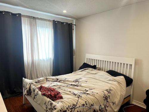 306-3055 Tomken Rd, Mississauga, ON - Indoor Photo Showing Bedroom