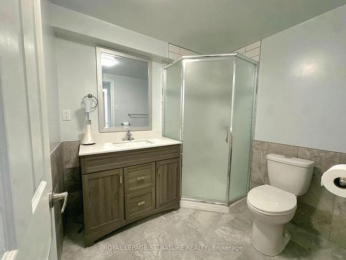 74-40 Summit Ave, London, ON - Indoor Photo Showing Bathroom