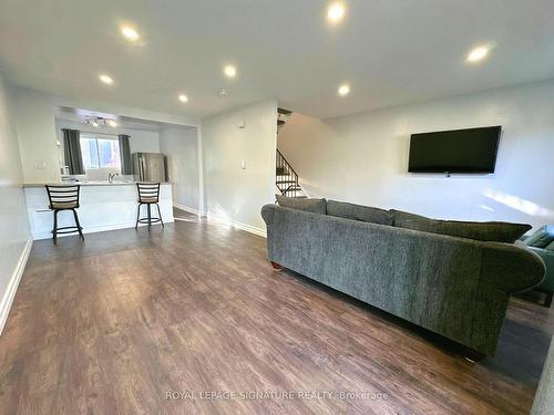 74-40 Summit Ave, London, ON - Indoor Photo Showing Living Room