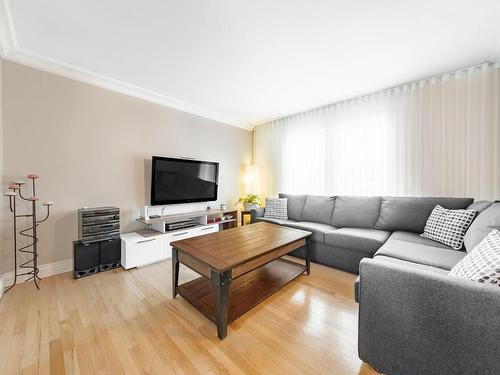 Salon - 44 Rue Labarre, Varennes, QC - Indoor Photo Showing Living Room