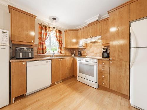 Cuisine - 44 Rue Labarre, Varennes, QC - Indoor Photo Showing Kitchen