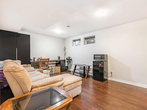 Salle familiale - 44 Rue Labarre, Varennes, QC - Indoor Photo Showing Living Room