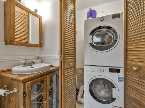 Salle de bains - 140 Av. Jean-Paul, Chertsey, QC - Indoor Photo Showing Laundry Room