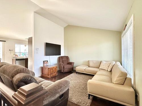 Salon - 6738 Ch. Du Lac-La Salle, Val-Morin, QC - Indoor Photo Showing Living Room