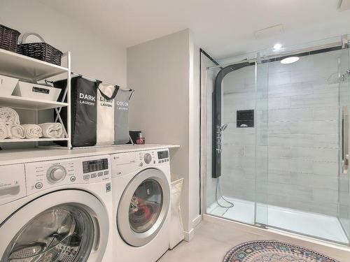 Bathroom - 39  - 39A Rue Leroy, Repentigny (Repentigny), QC - Indoor Photo Showing Laundry Room