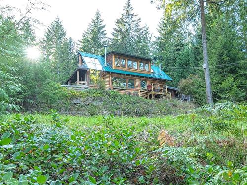 111 Blue Stone Dr, Salt Spring, BC 