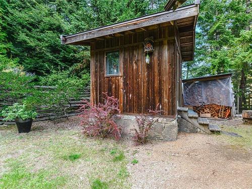 111 Blue Stone Dr, Salt Spring, BC 