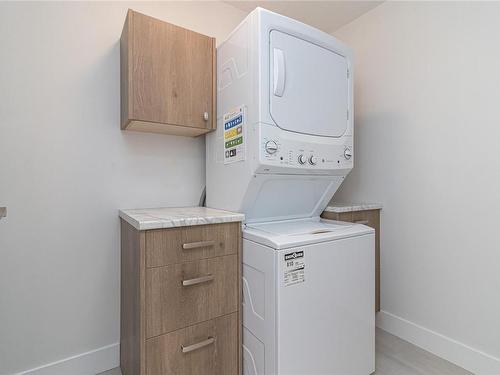 3147-2600 Ferguson Rd, Central Saanich, BC - Indoor Photo Showing Laundry Room