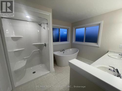 31 Samuel Avenue, Pelham, ON - Indoor Photo Showing Bathroom