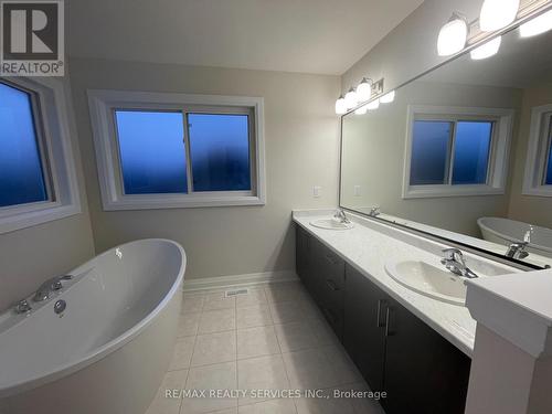 31 Samuel Avenue, Pelham, ON - Indoor Photo Showing Bathroom