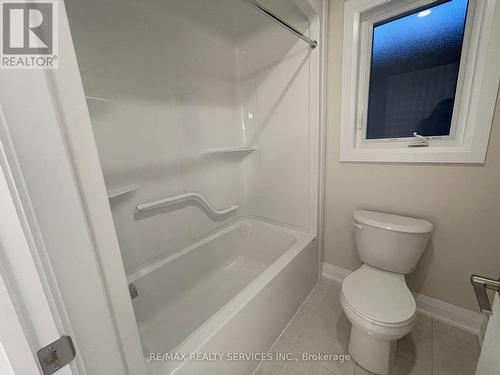 31 Samuel Avenue, Pelham, ON - Indoor Photo Showing Bathroom