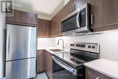 308 - 467 Charlton Avenue E, Hamilton, ON - Indoor Photo Showing Kitchen With Upgraded Kitchen