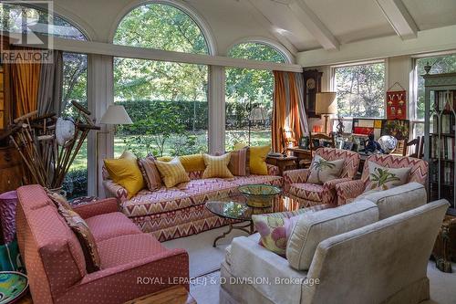 217 Butler Street, Niagara-On-The-Lake, ON - Indoor Photo Showing Living Room