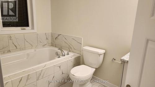 44 Keelson Street, Welland, ON - Indoor Photo Showing Bathroom