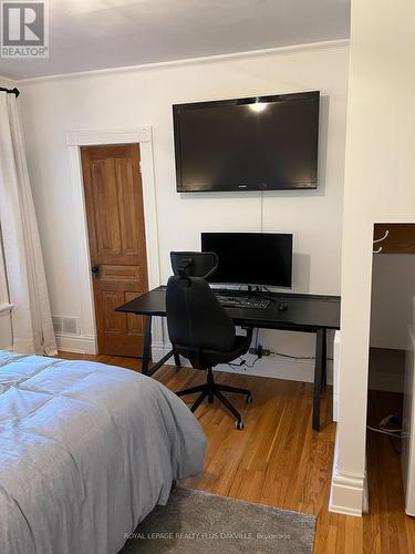 1117 Richmond Street, London, ON - Indoor Photo Showing Bedroom