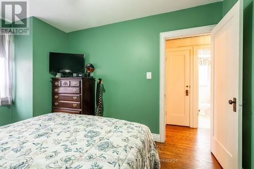 11 Wesanford Place, Hamilton, ON - Indoor Photo Showing Bedroom