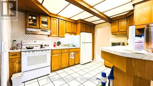 112 Heiman Street, Kitchener, ON - Indoor Photo Showing Kitchen