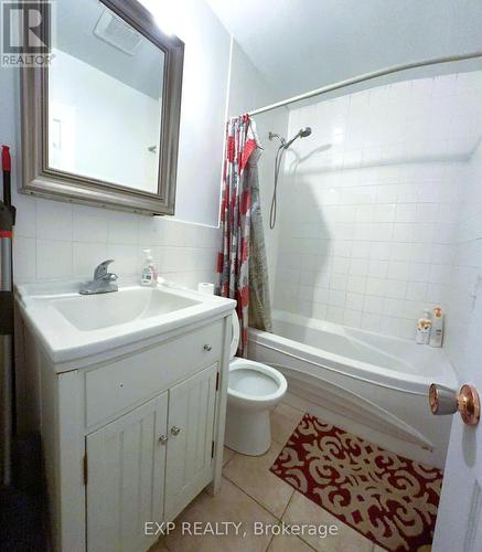 112 Heiman Street, Kitchener, ON - Indoor Photo Showing Bathroom