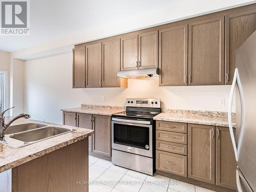 53 Sparkle Drive, Thorold, ON - Indoor Photo Showing Kitchen With Double Sink