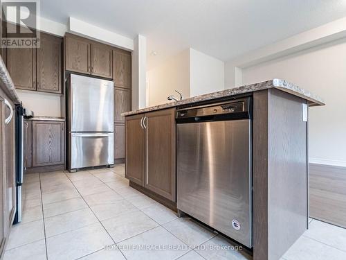 53 Sparkle Drive, Thorold, ON - Indoor Photo Showing Kitchen