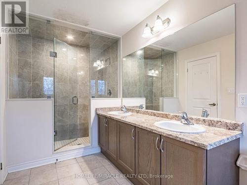 53 Sparkle Drive, Thorold, ON - Indoor Photo Showing Bathroom