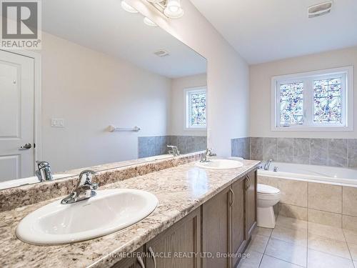 53 Sparkle Drive, Thorold, ON - Indoor Photo Showing Bathroom