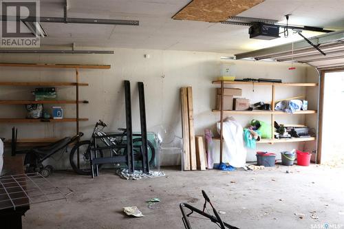 615 C Avenue N, Saskatoon, SK - Indoor Photo Showing Garage