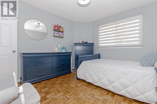 1617 Bristol Road W, Mississauga, ON - Indoor Photo Showing Bedroom