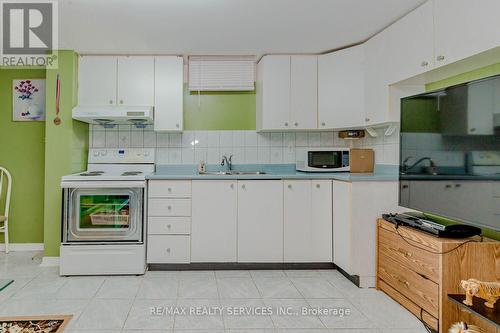 1617 Bristol Road W, Mississauga, ON - Indoor Photo Showing Kitchen With Double Sink