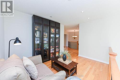 240 Butterfly Lane, Oakville, ON - Indoor Photo Showing Living Room