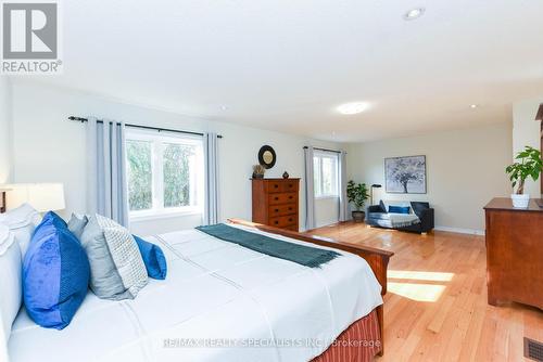 240 Butterfly Lane, Oakville, ON - Indoor Photo Showing Bedroom