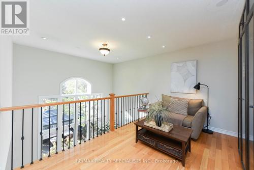 240 Butterfly Lane, Oakville, ON - Indoor Photo Showing Other Room