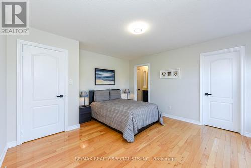 240 Butterfly Lane, Oakville, ON - Indoor Photo Showing Bedroom