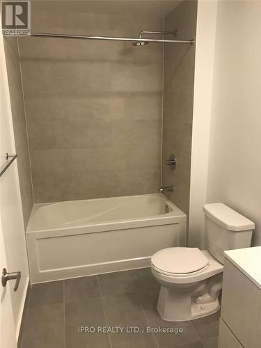 608 - 2520 Eglinton Avenue W, Mississauga, ON - Indoor Photo Showing Bathroom