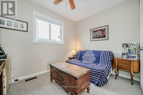 633 Amelia Crescent, Burlington, ON - Indoor Photo Showing Bedroom