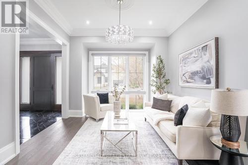 1368 Kenmuir Avenue, Mississauga, ON - Indoor Photo Showing Living Room