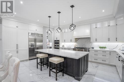 1368 Kenmuir Avenue, Mississauga, ON - Indoor Photo Showing Kitchen With Upgraded Kitchen