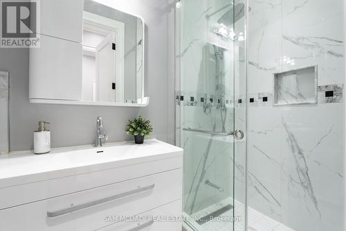 1368 Kenmuir Avenue, Mississauga, ON - Indoor Photo Showing Bathroom