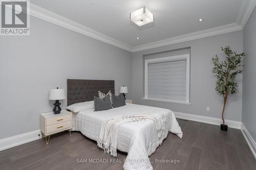 1368 Kenmuir Avenue, Mississauga, ON - Indoor Photo Showing Bedroom