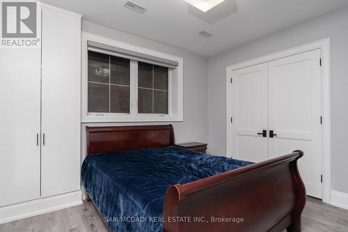 1368 Kenmuir Avenue, Mississauga, ON - Indoor Photo Showing Bedroom